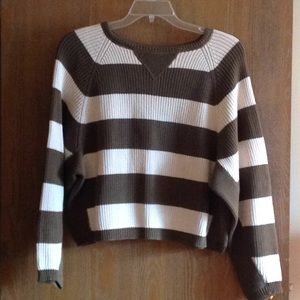 CHAUS LADIES STRIPE CROP SWEATER.